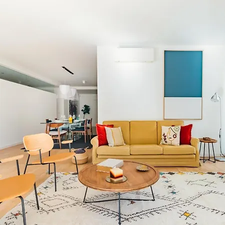 Elegant Retreat With Pool *