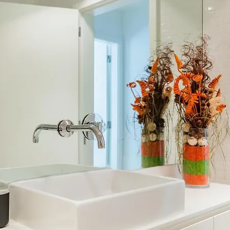 Elegant Retreat With Pool Appartamento