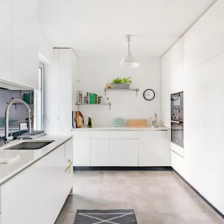 Elegant Retreat With Pool *