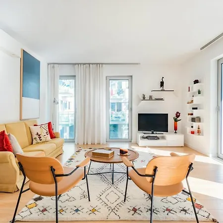 Apartment Elegant Retreat With Pool